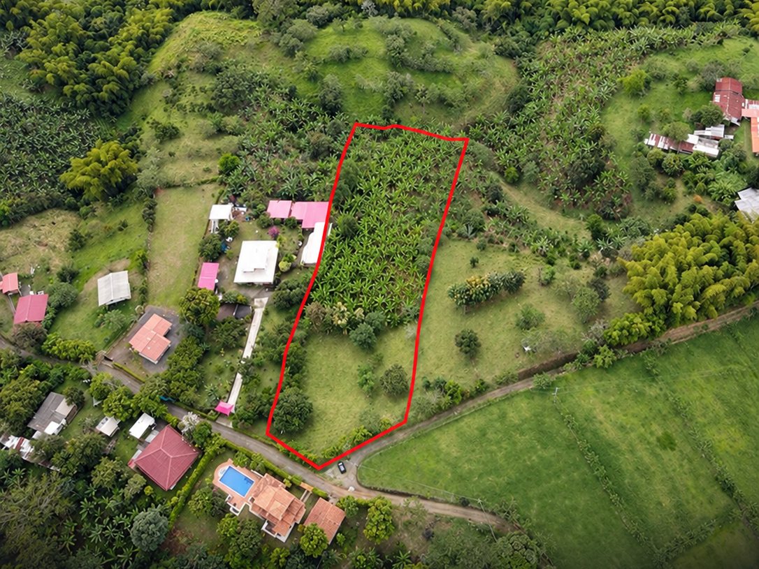 Vista aérea del lote campestre en Arabia, Risaralda