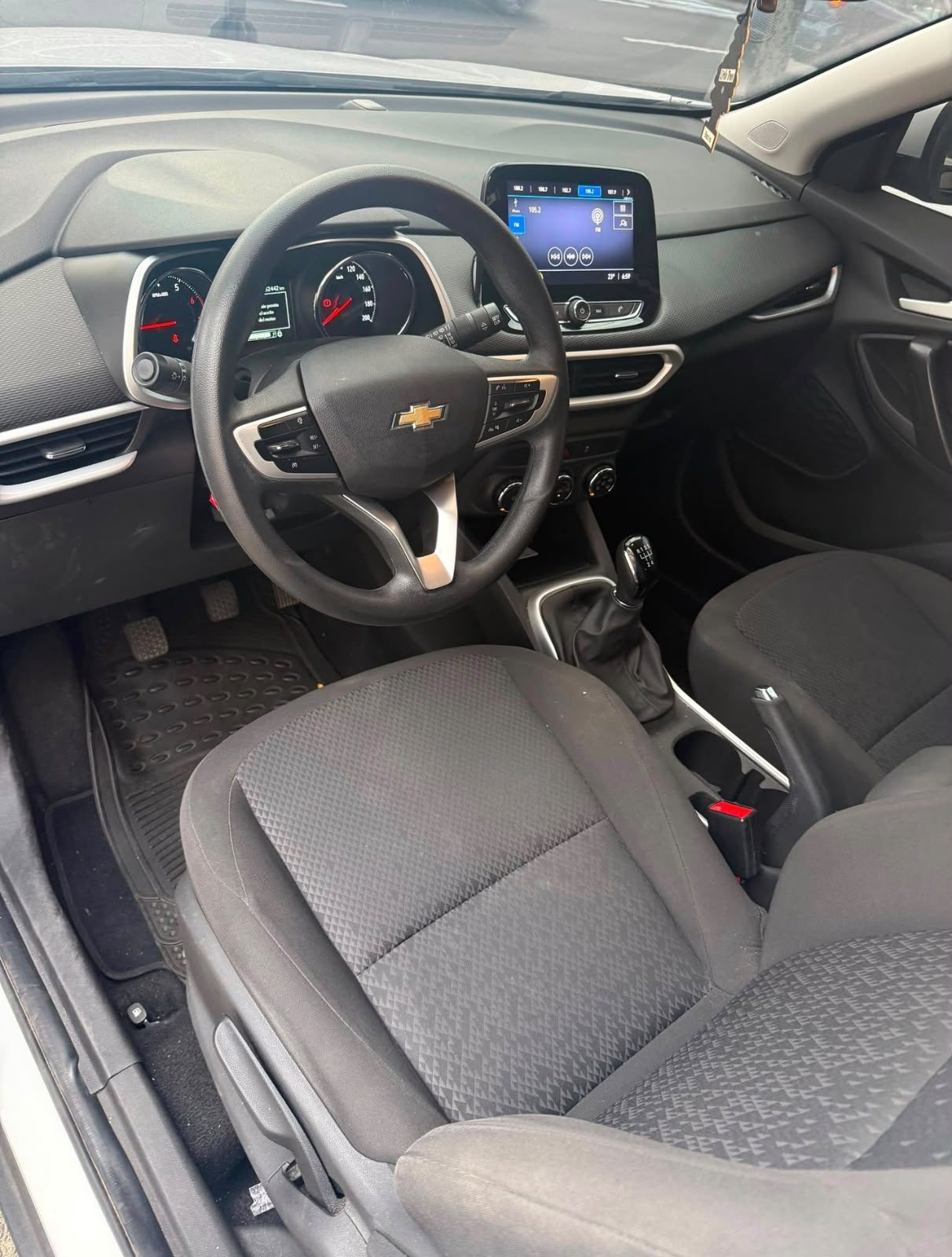 Chevrolet Tracker Turbo 2022 · Tablero