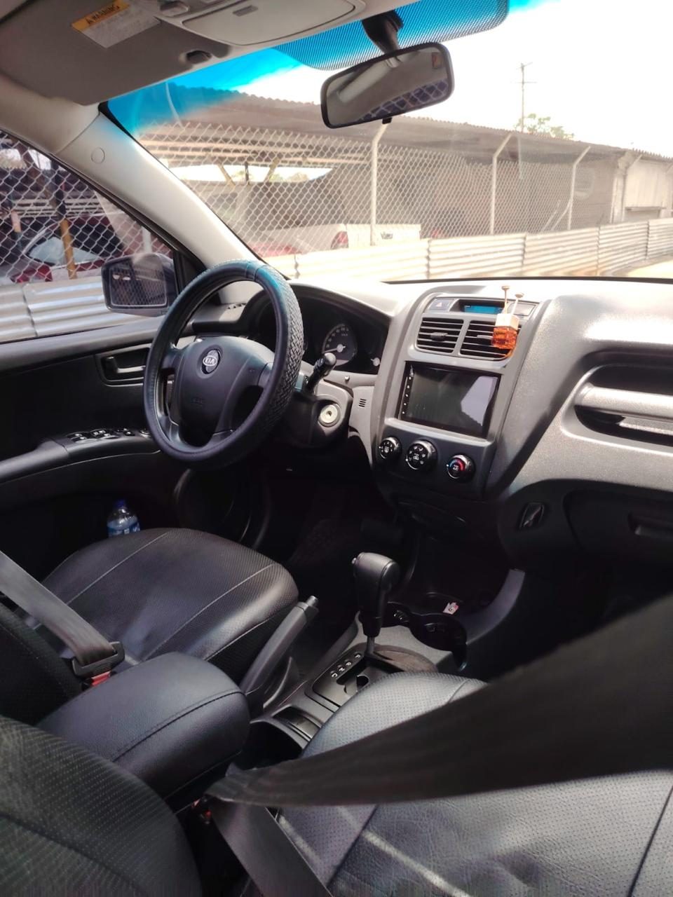 Kia Sportage 2011 · Interior