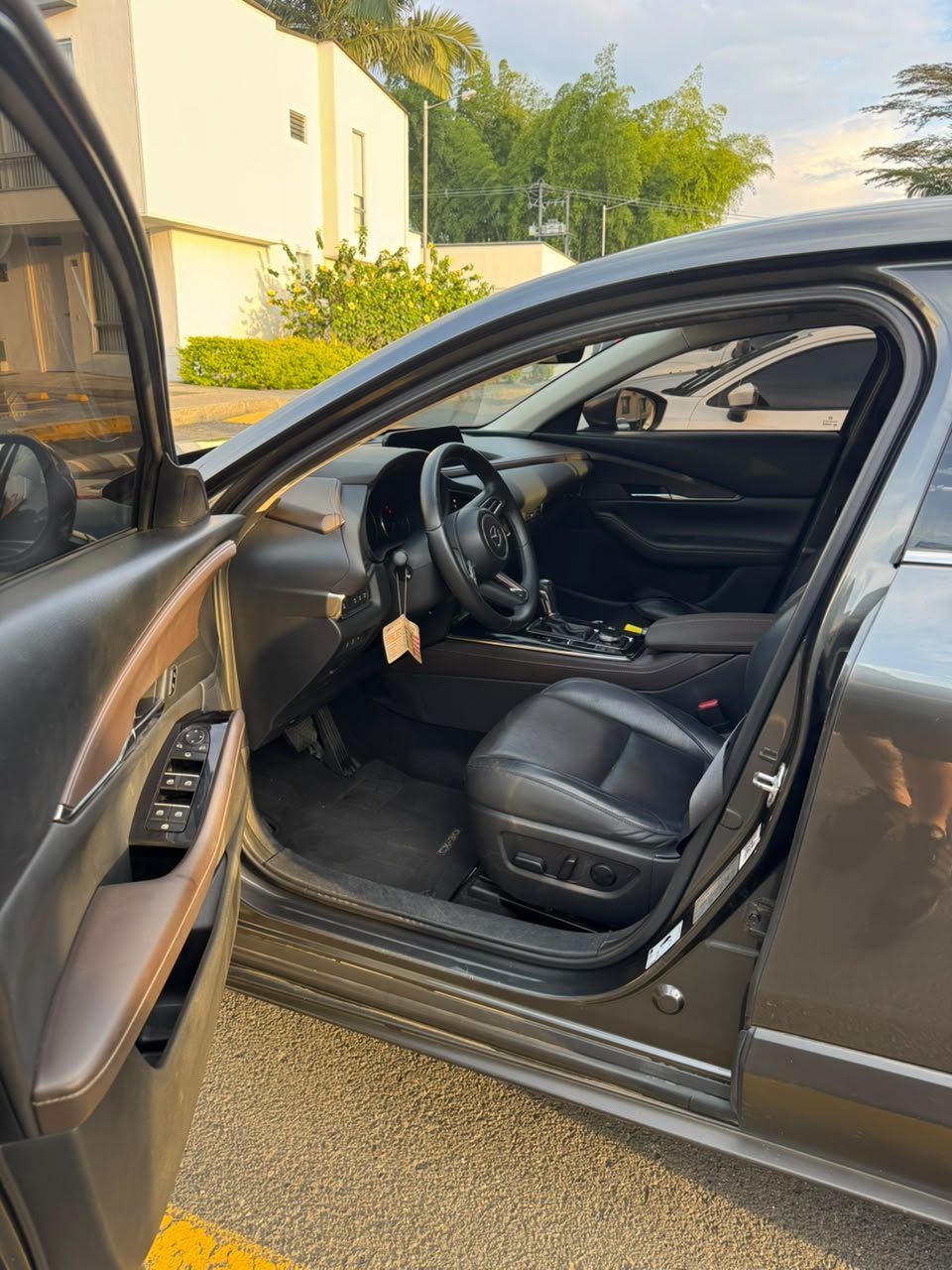 Mazda CX-30 Grand Touring Híbrida 2023 · Interior