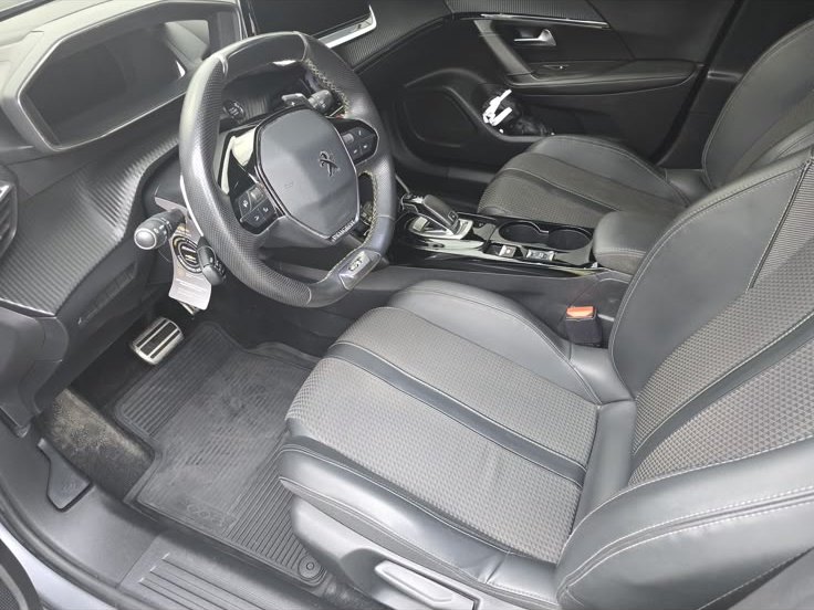 Peugeot 2008 2022 · Interior 1