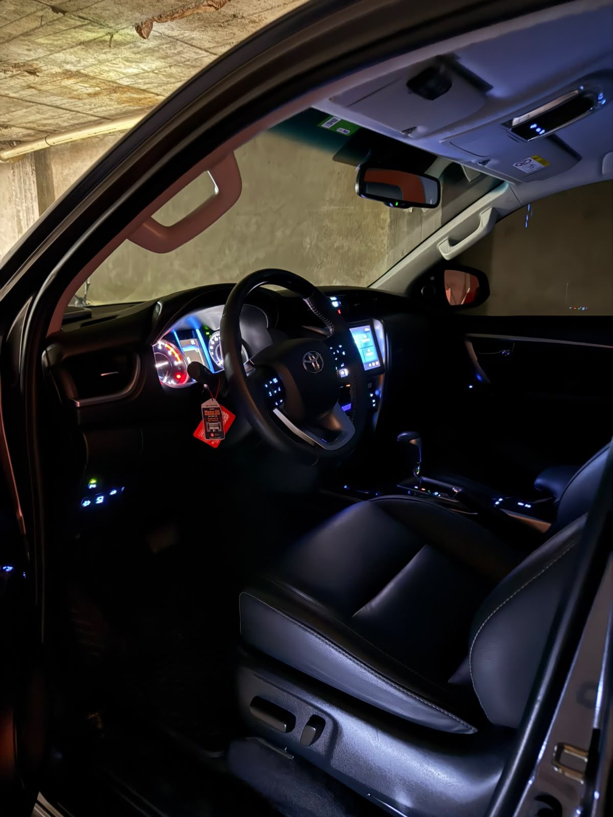 Toyota Fortuner SRV 2024 · Interior
