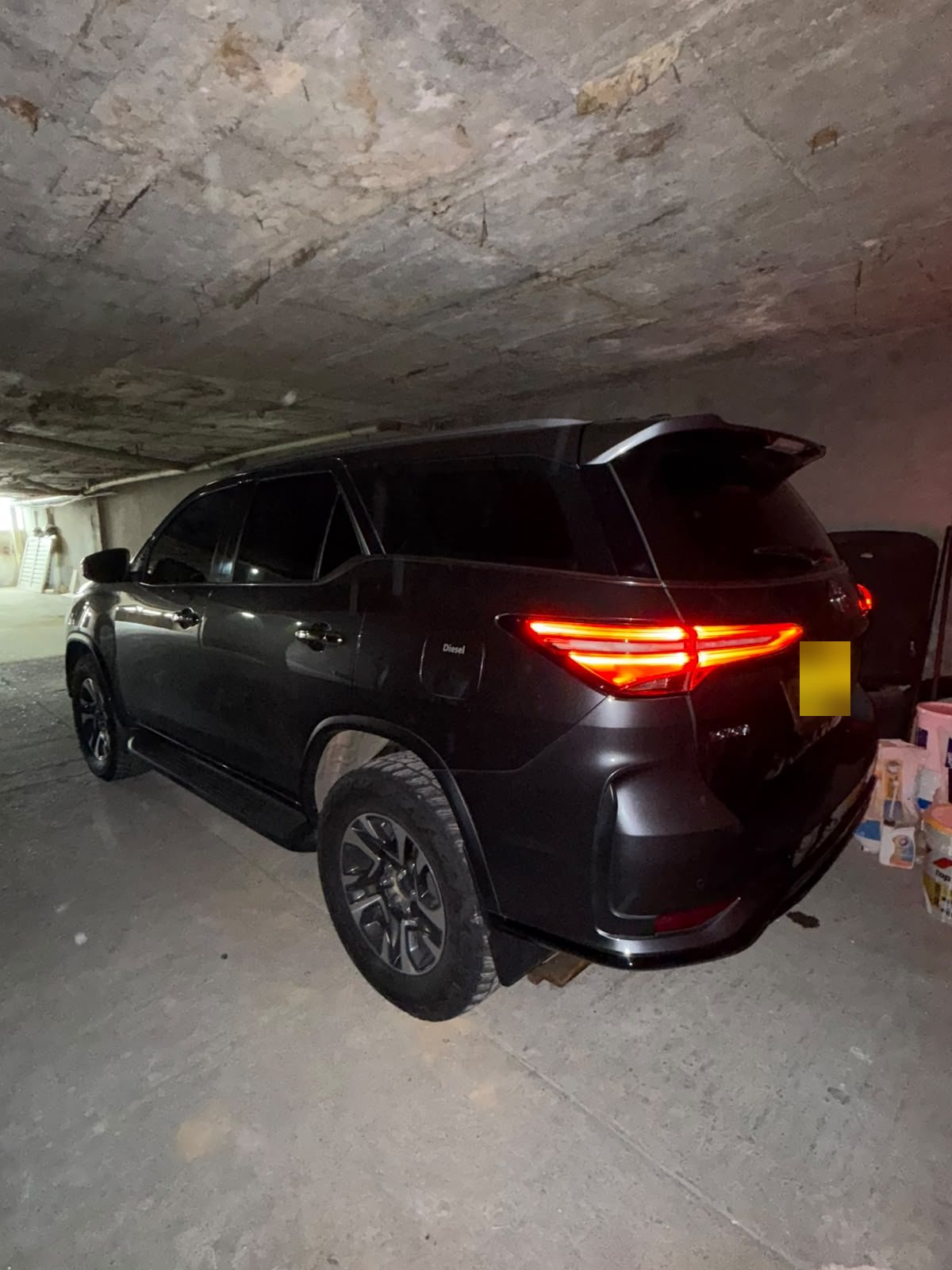 Toyota Fortuner SRV 2024 · Exterior
